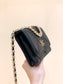 小香家-Chanel 19經典Logo菱格粒紋Woc手拿包/斜背包 黑色