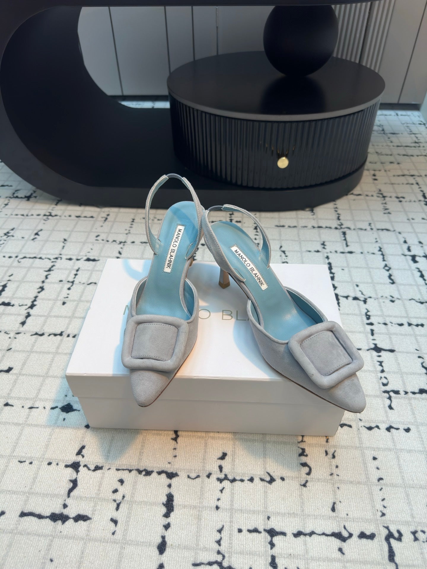 Manolo Blahnik-2024 高跟涼鞋 灰色