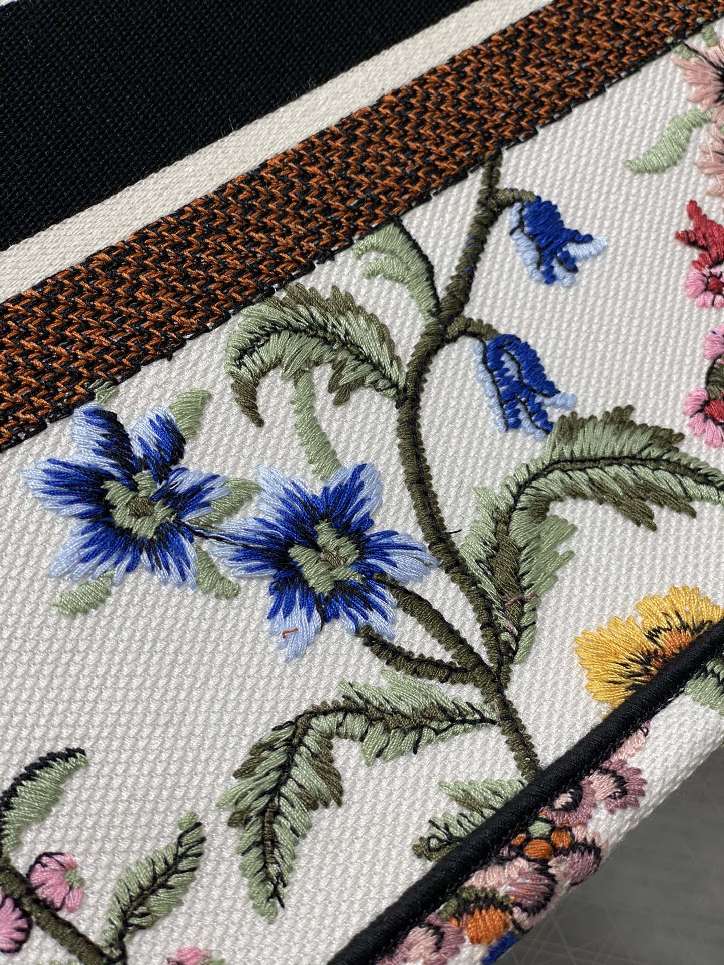 迪D家 Book Tote 刺繡字母白花 中號36.5cm