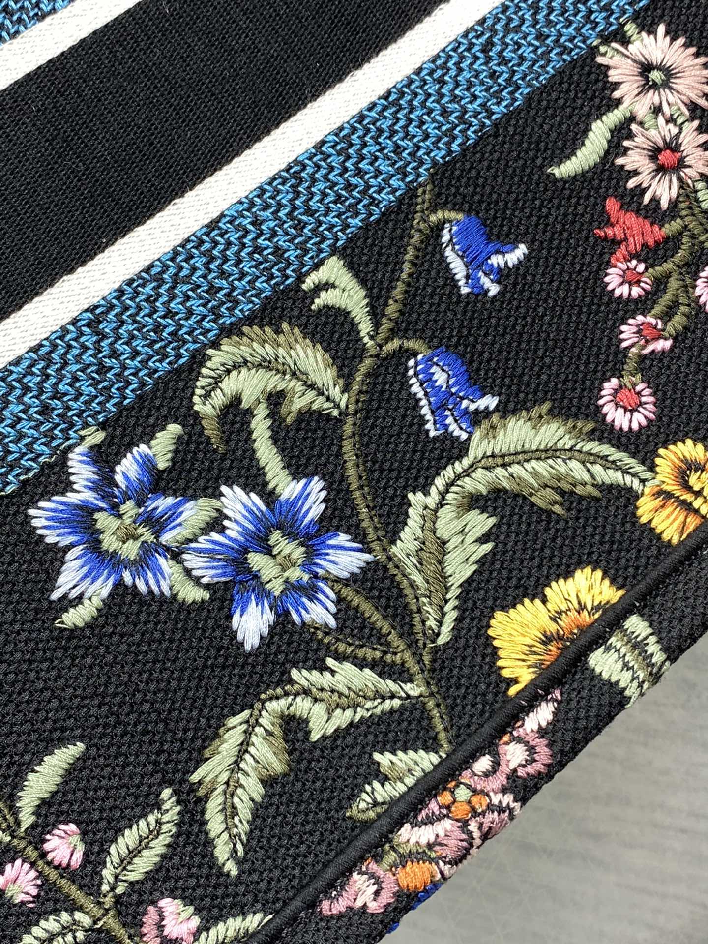 迪D家 Book Tote 刺繡字母黑色 中號36.5cm