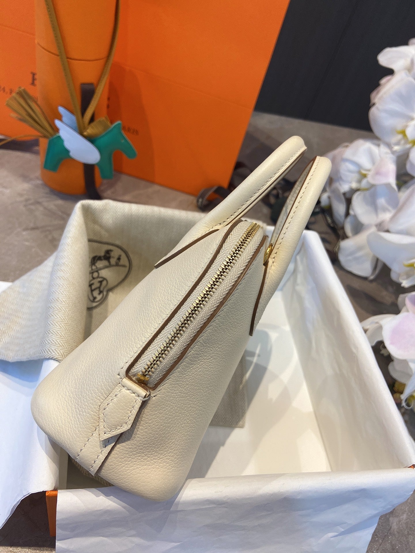 熱銷款 小愛款-Bolide Mini swift 奶昔白 金扣