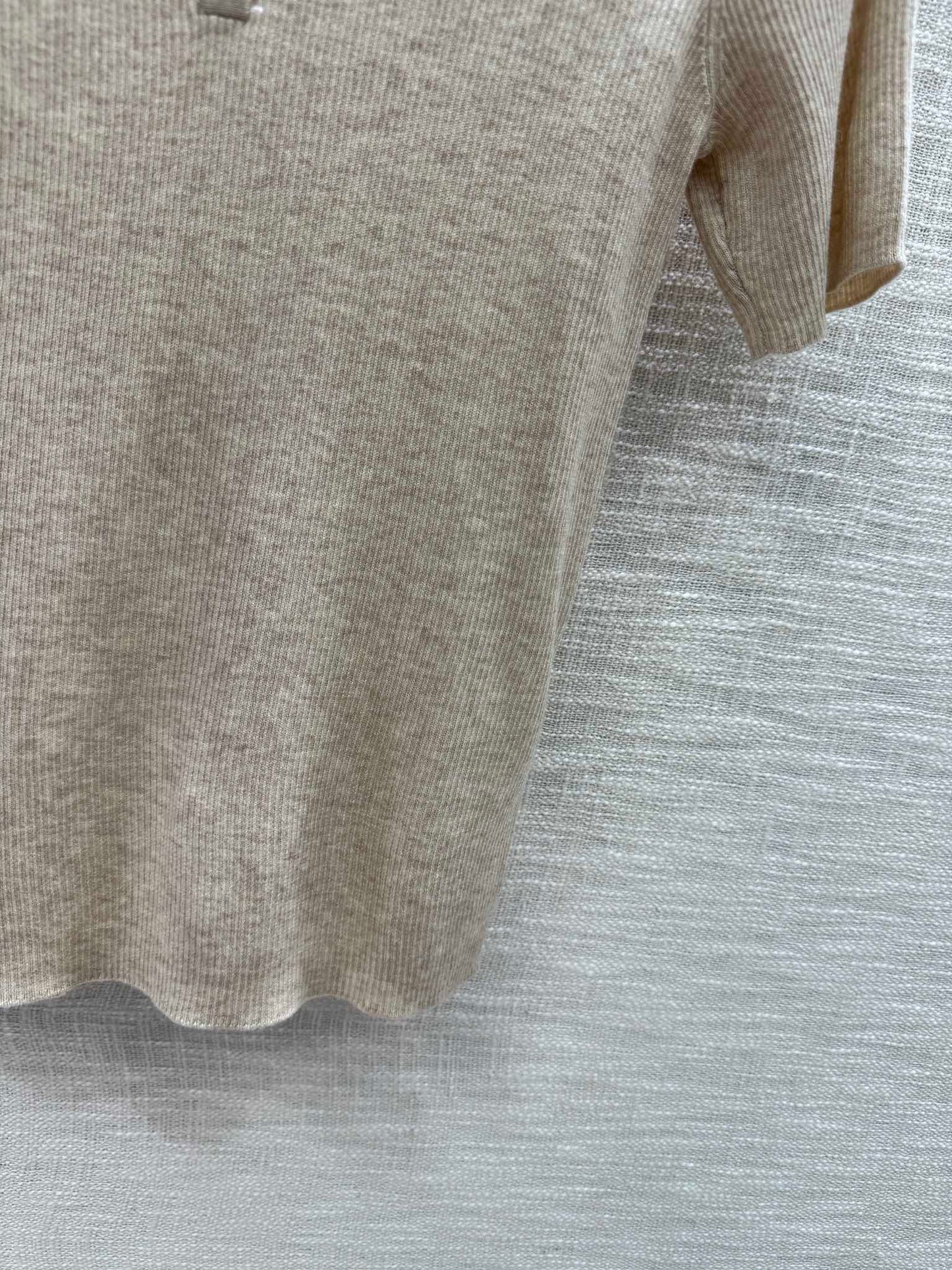 迪D家-2403 24春夏最新刺繡CD字母針織短袖 杏色