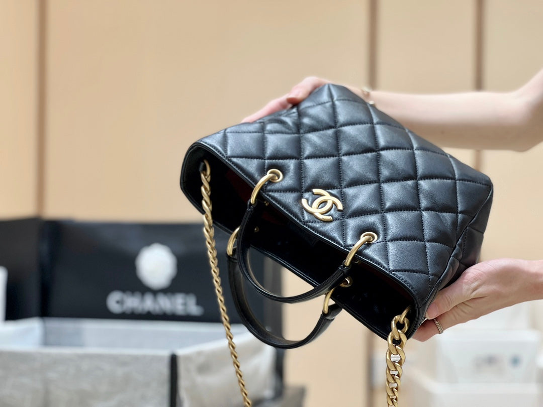 小香家-Chanel 23B 羊皮菜籃子tote斜背包/手提包 黑色