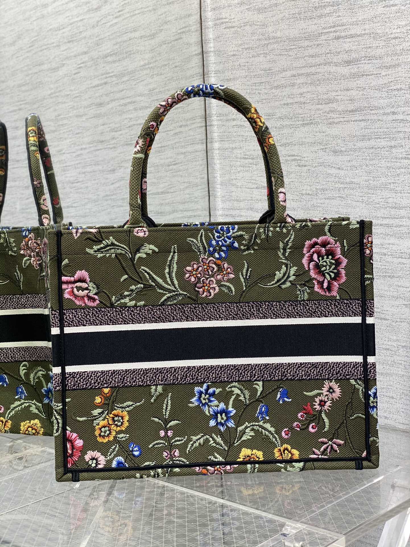 迪D家 Book Tote 刺繡字母軍綠花 中號36.5cm