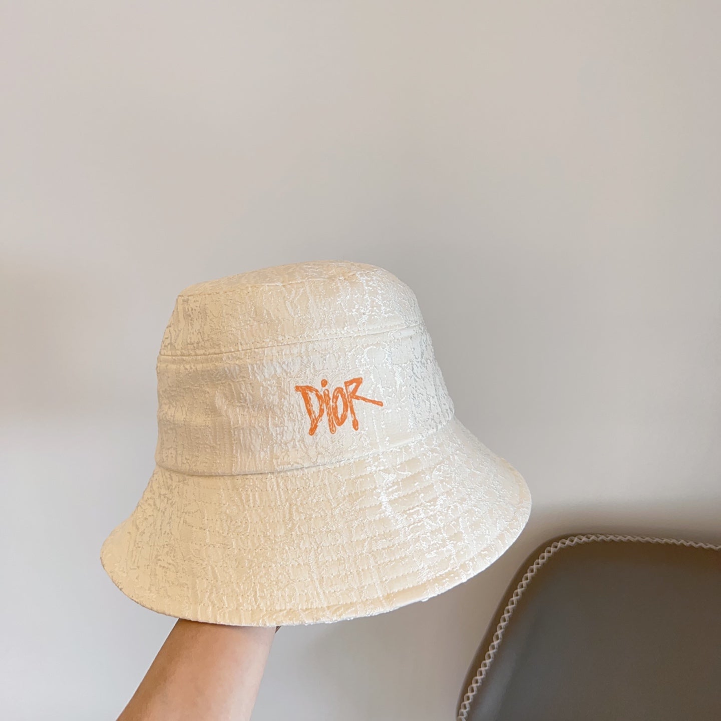 迪D家-LOGO刺繡漁夫帽 白