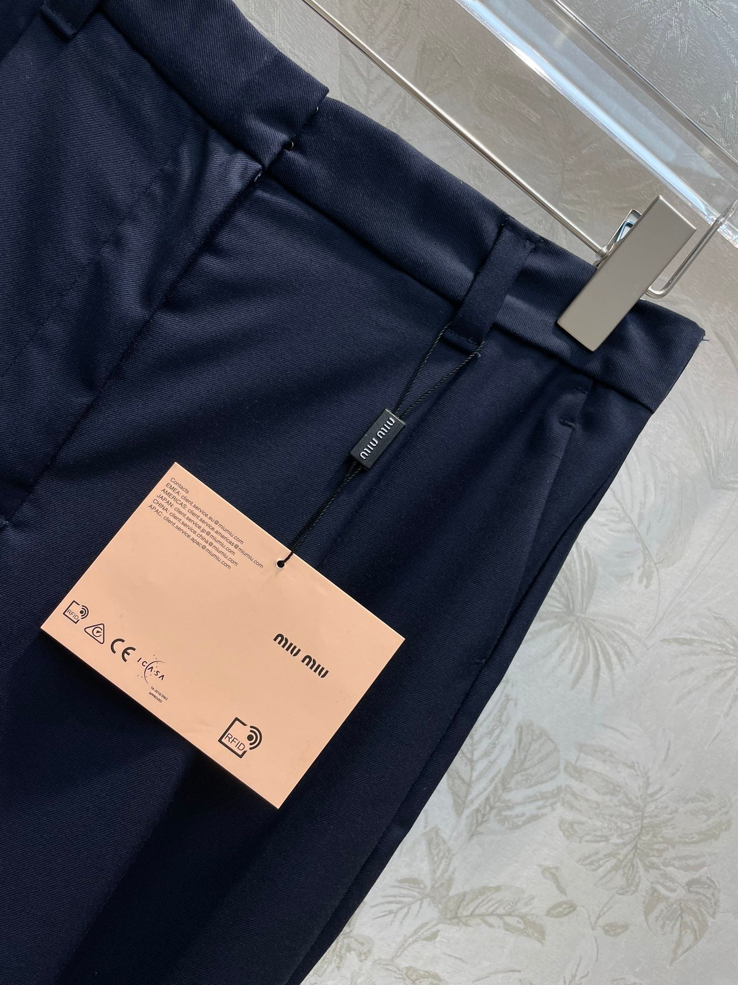 穆Ｍ家-2404 24春夏妥妥的學院風穿搭徽章刺繡章仔西裝長褲
