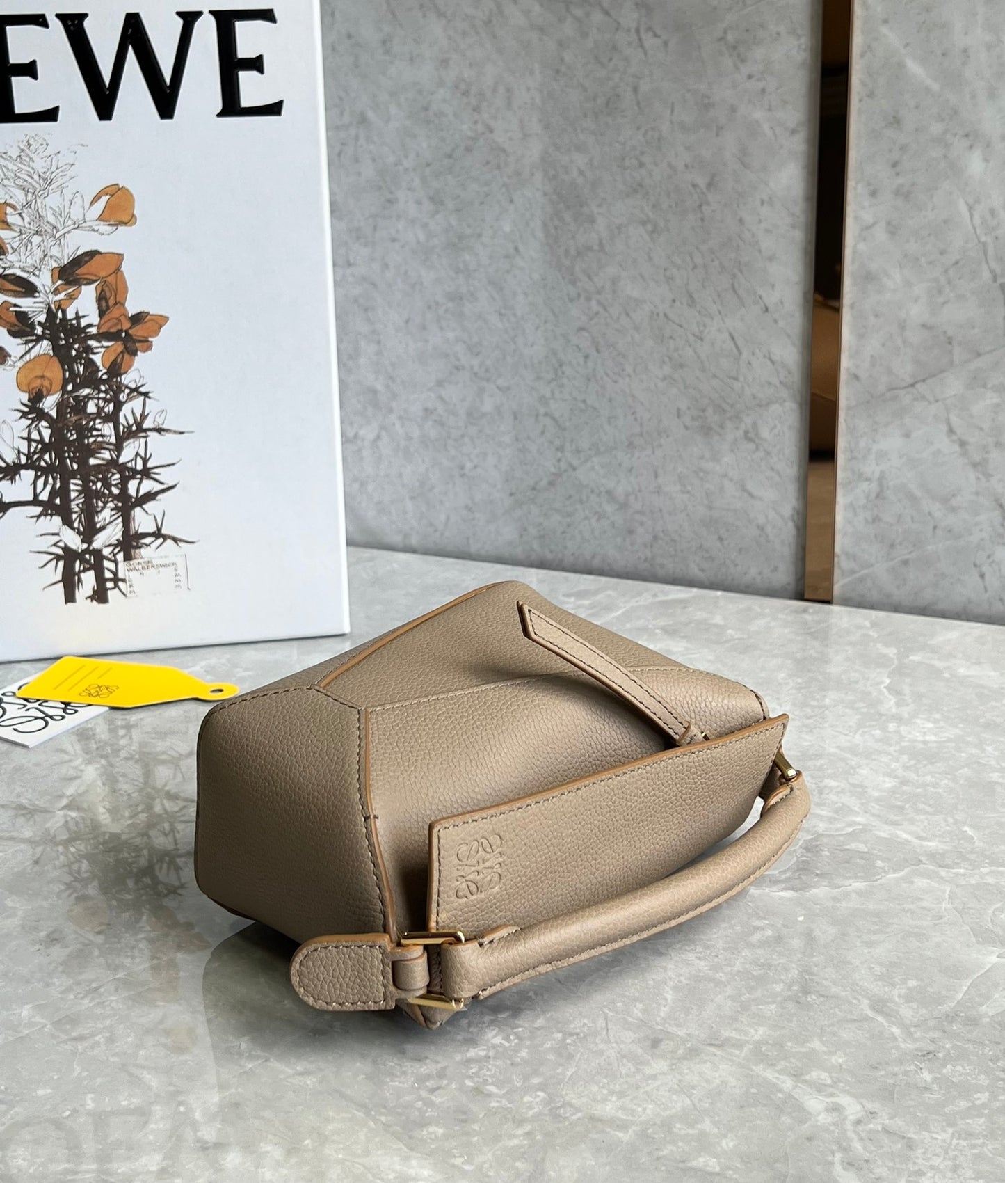 熱銷款 羅L威-puzzle 小牛皮 沙色 Mini