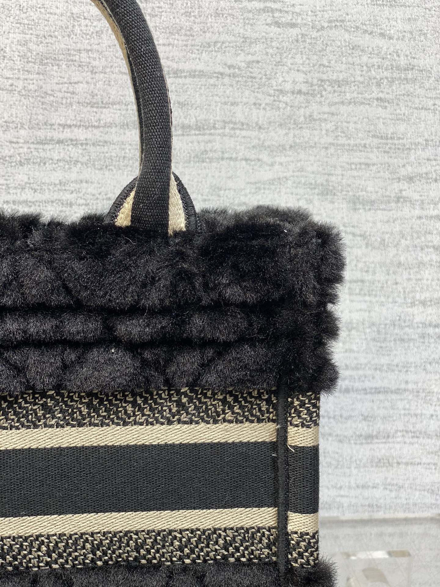 迪D家-Book tote 毛絨黑藍色 小號