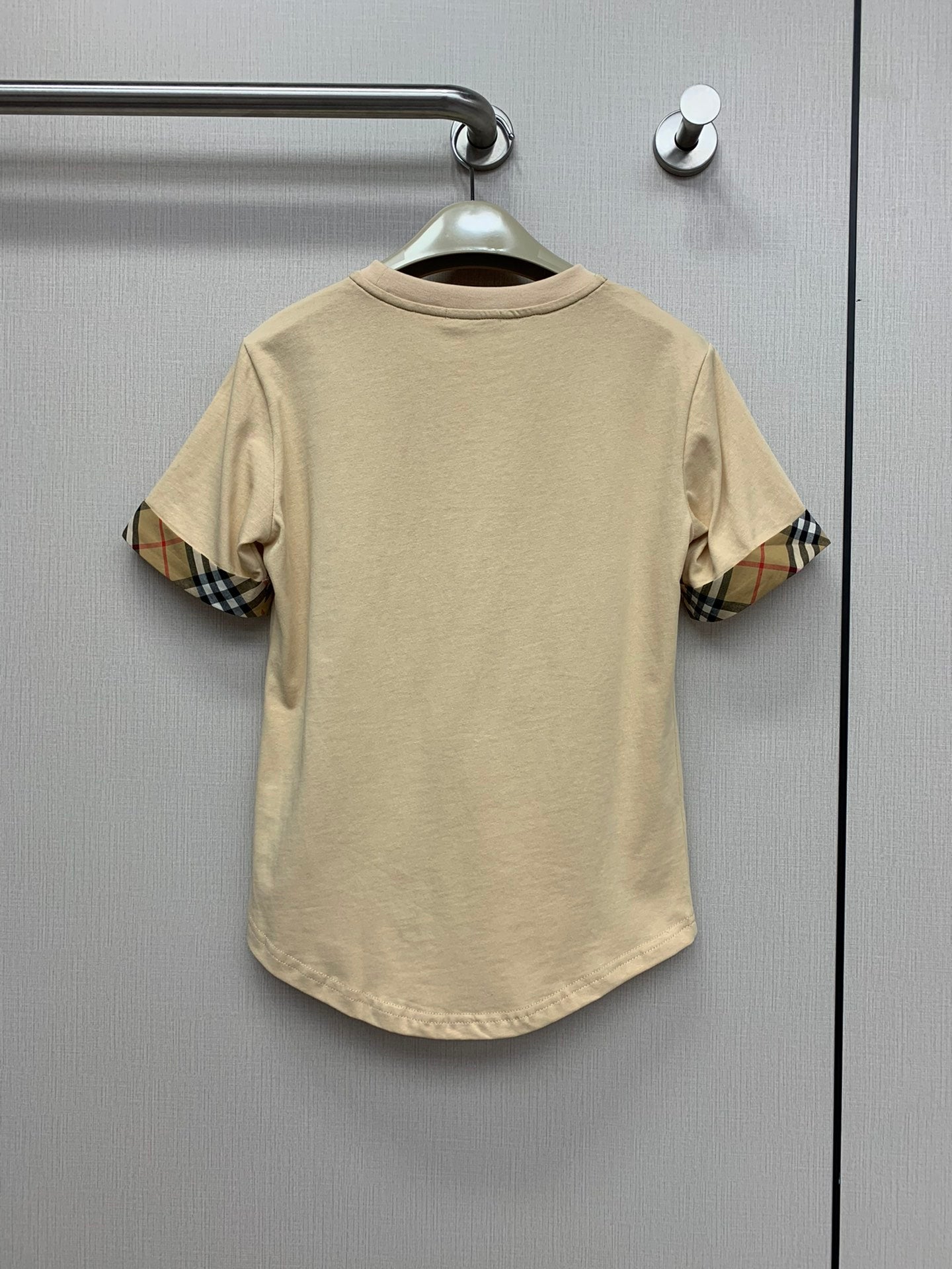 巴B家-2403 24早春新款經典格子繡馬TEE 棕色