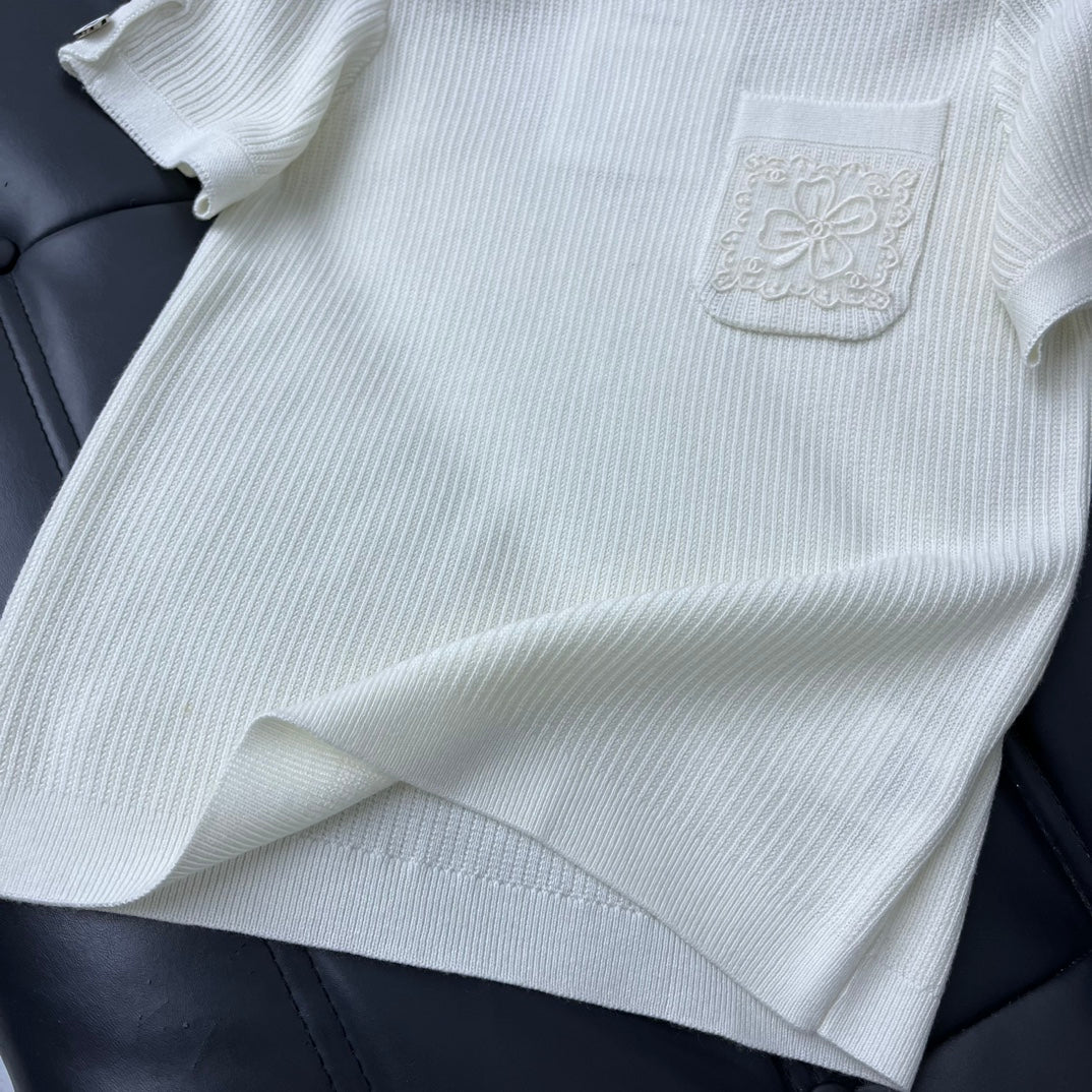 小香家-2403 四葉草口袋毛衣 白色