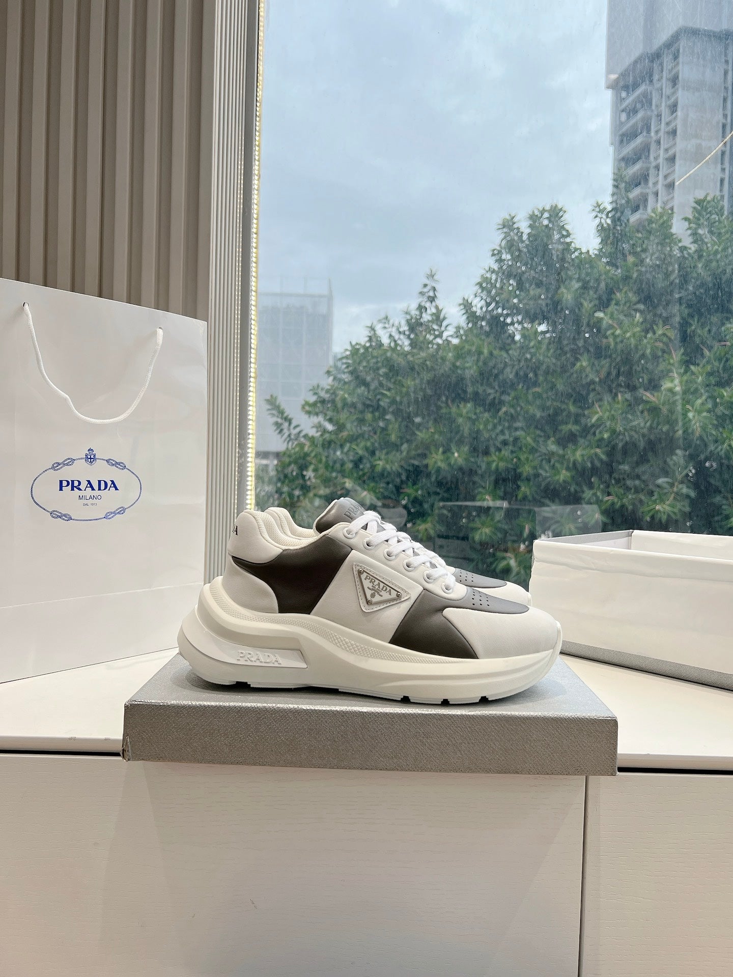 普P家-2024運動鞋 灰色
