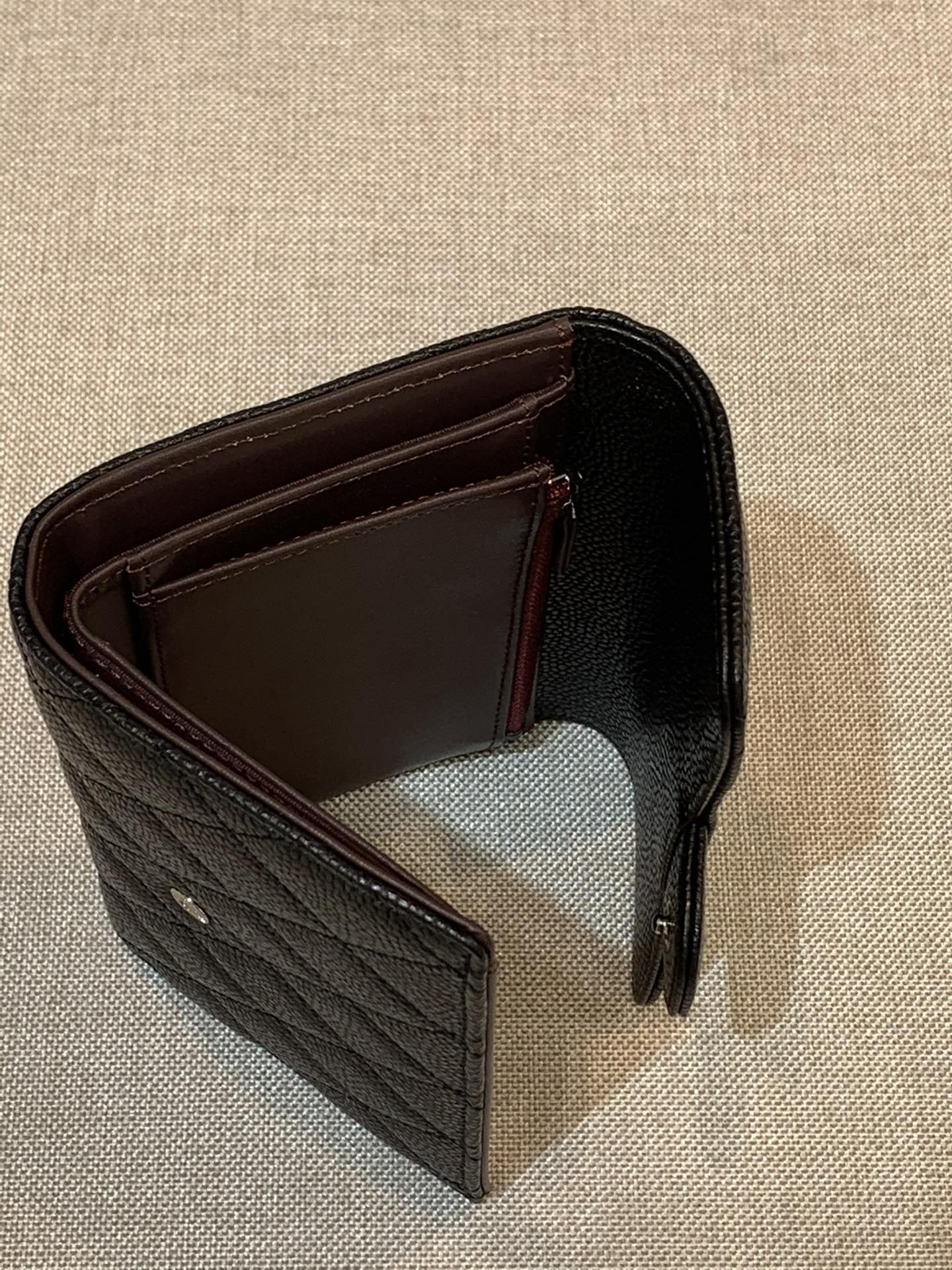 小香家-經典CF 三折中夾 黑色荔枝皮銀扣