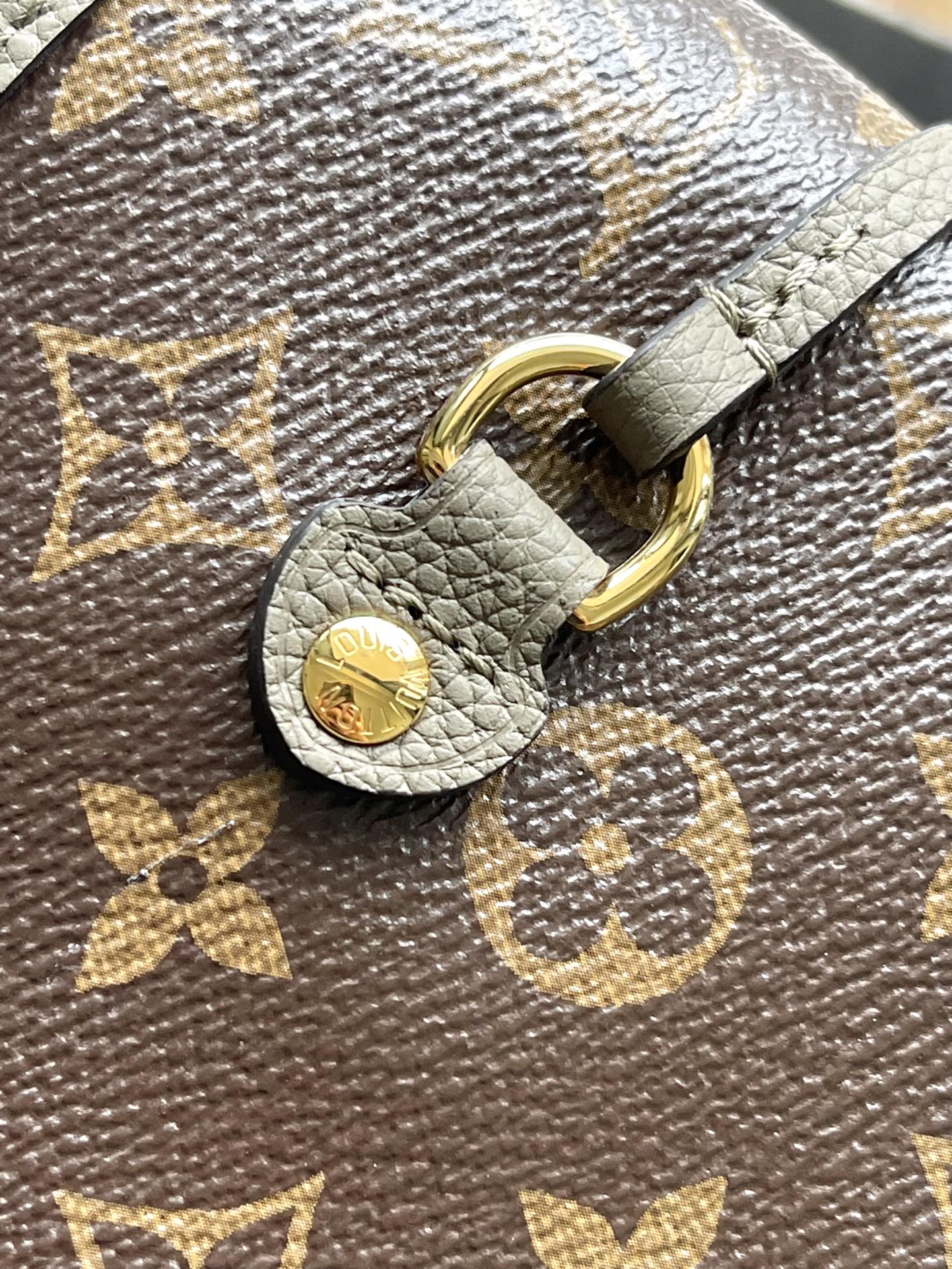 路L家-M12063 Neverfull Inside Out中型手袋 灰色