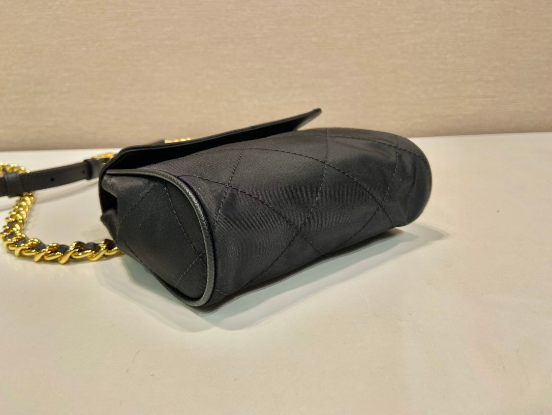 普P家-中古斜背包 黑色迷你