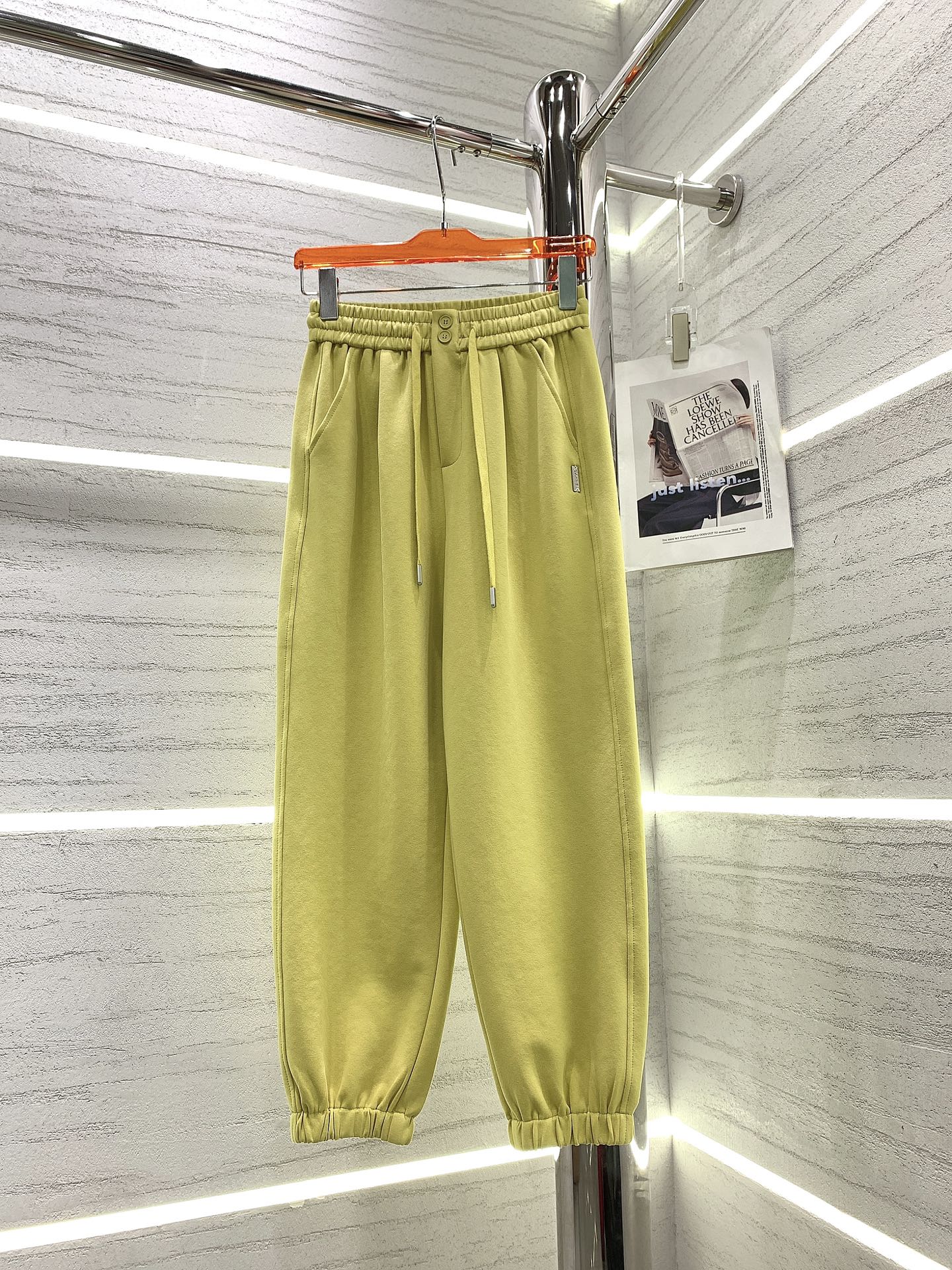 小香家-2403 新款雙紐扣貼標束腳衛褲