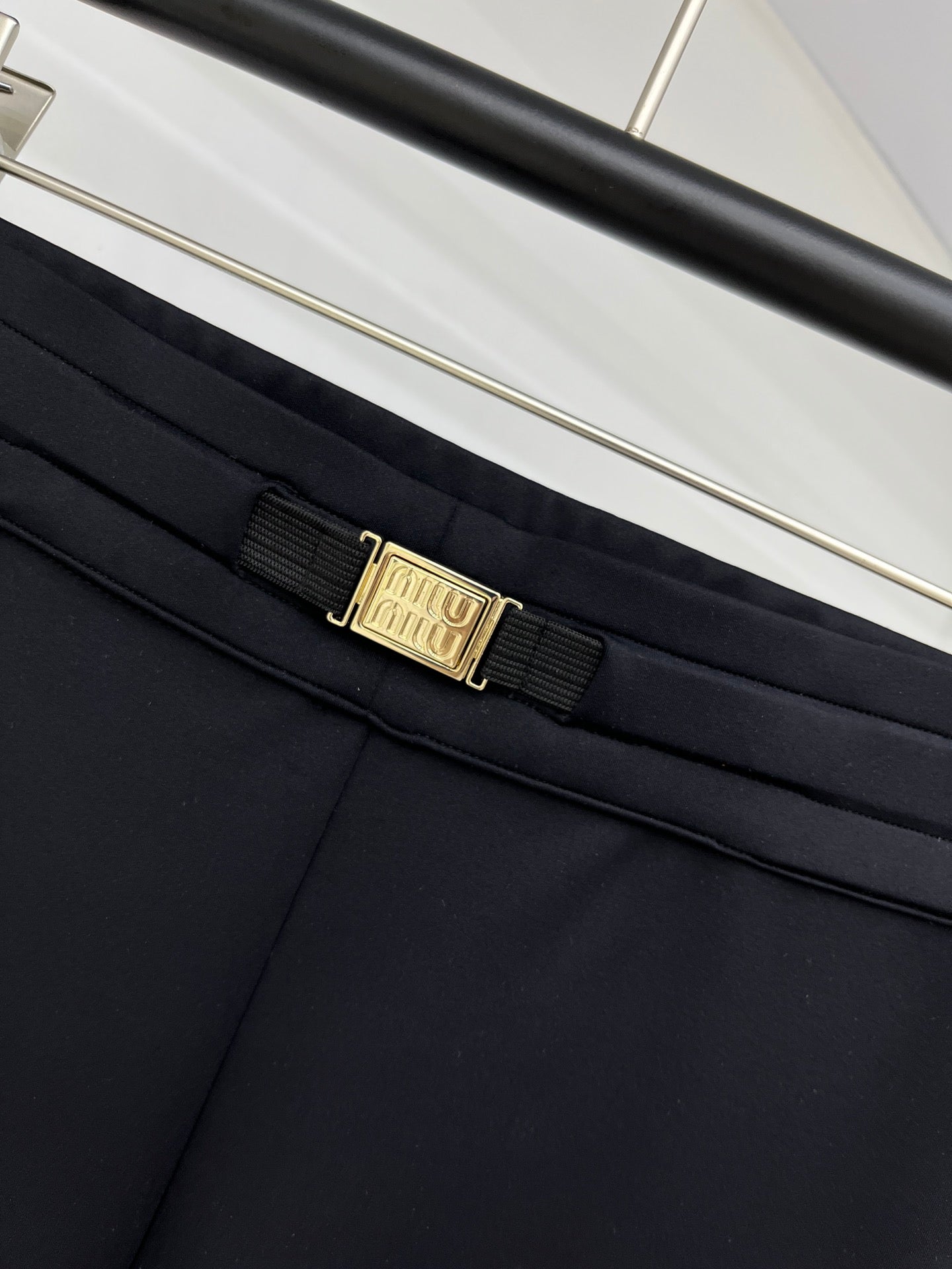 穆M家-2404 經典黑彈性休閒褲