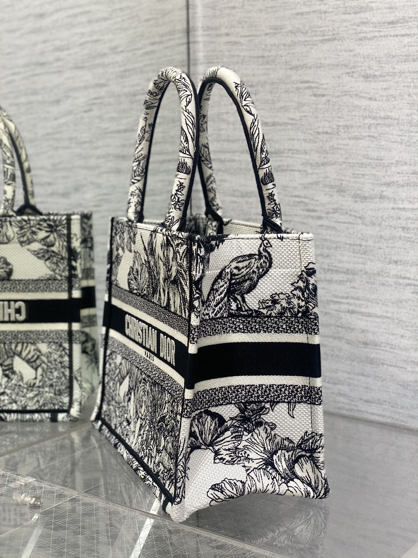 迪D家-Book Tote 2023春夏系列 老虎刺繡 白色 小號