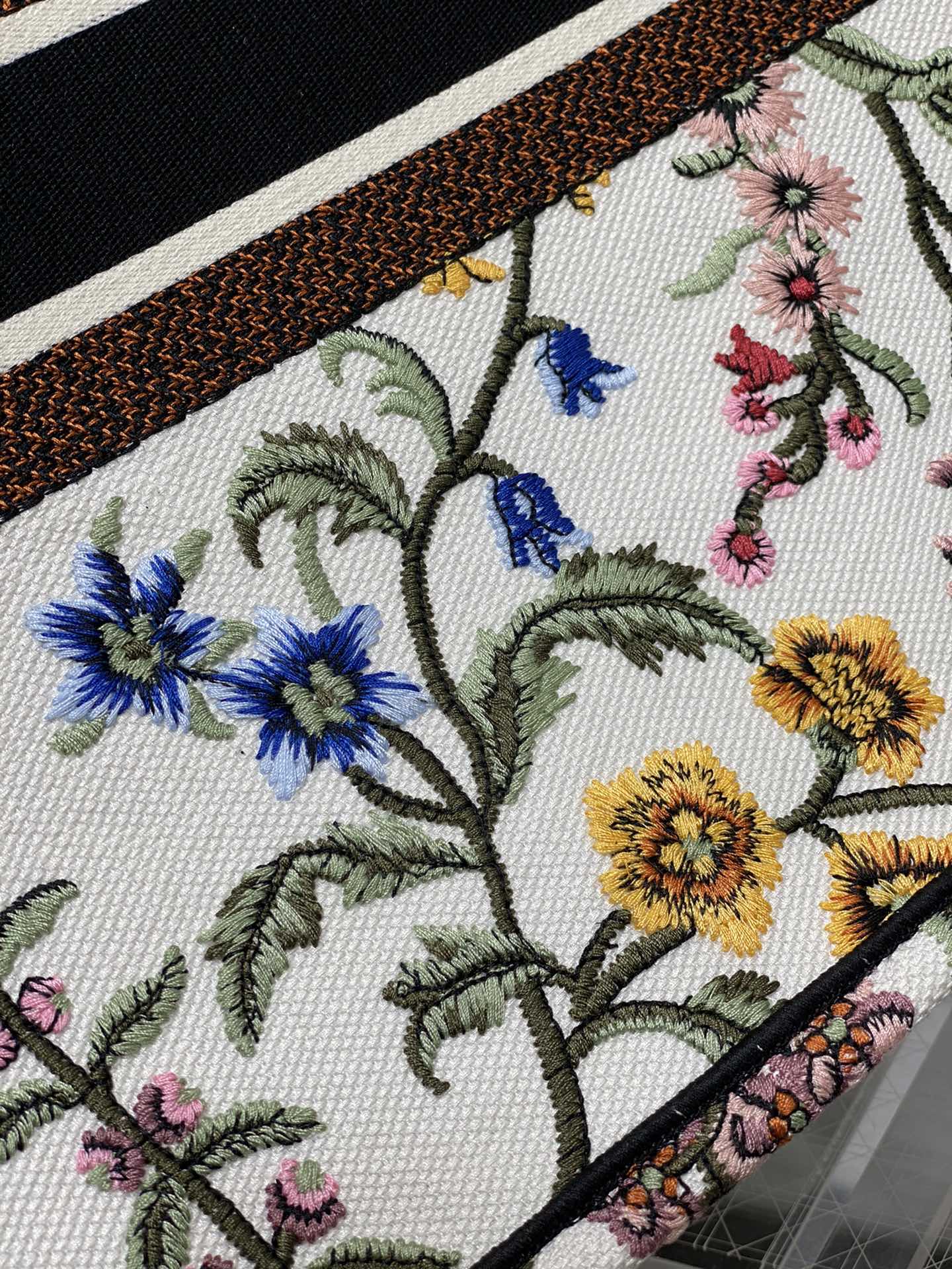 迪D家 Book Tote 刺繡字母白花 大號41.5cm
