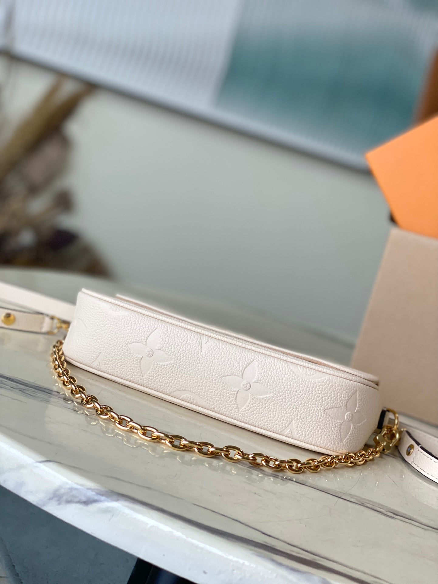 M82210 路L家-Wallet on Chain Ivy 奶油色