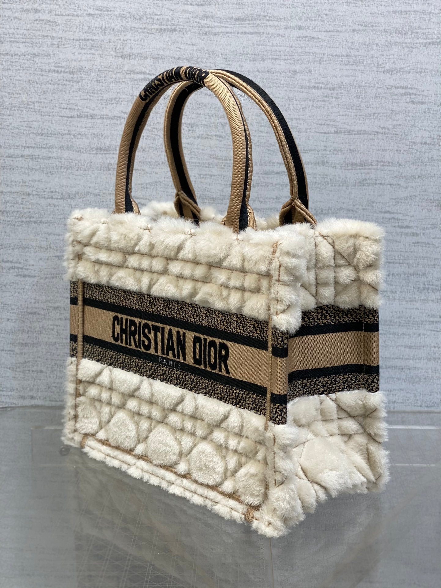 迪D家-Book tote 毛絨米白色 小號