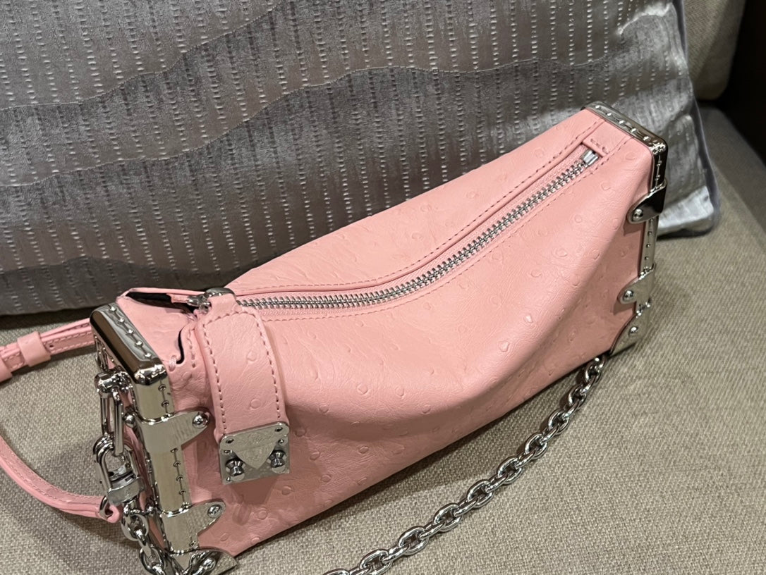 M25445  路L家-SLIM SIDE TRUNK鍊條包 粉色