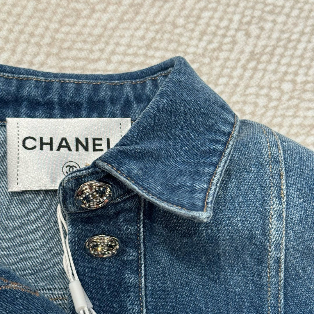 小香家-2403 雙C刺繡口袋短版牛仔夾克