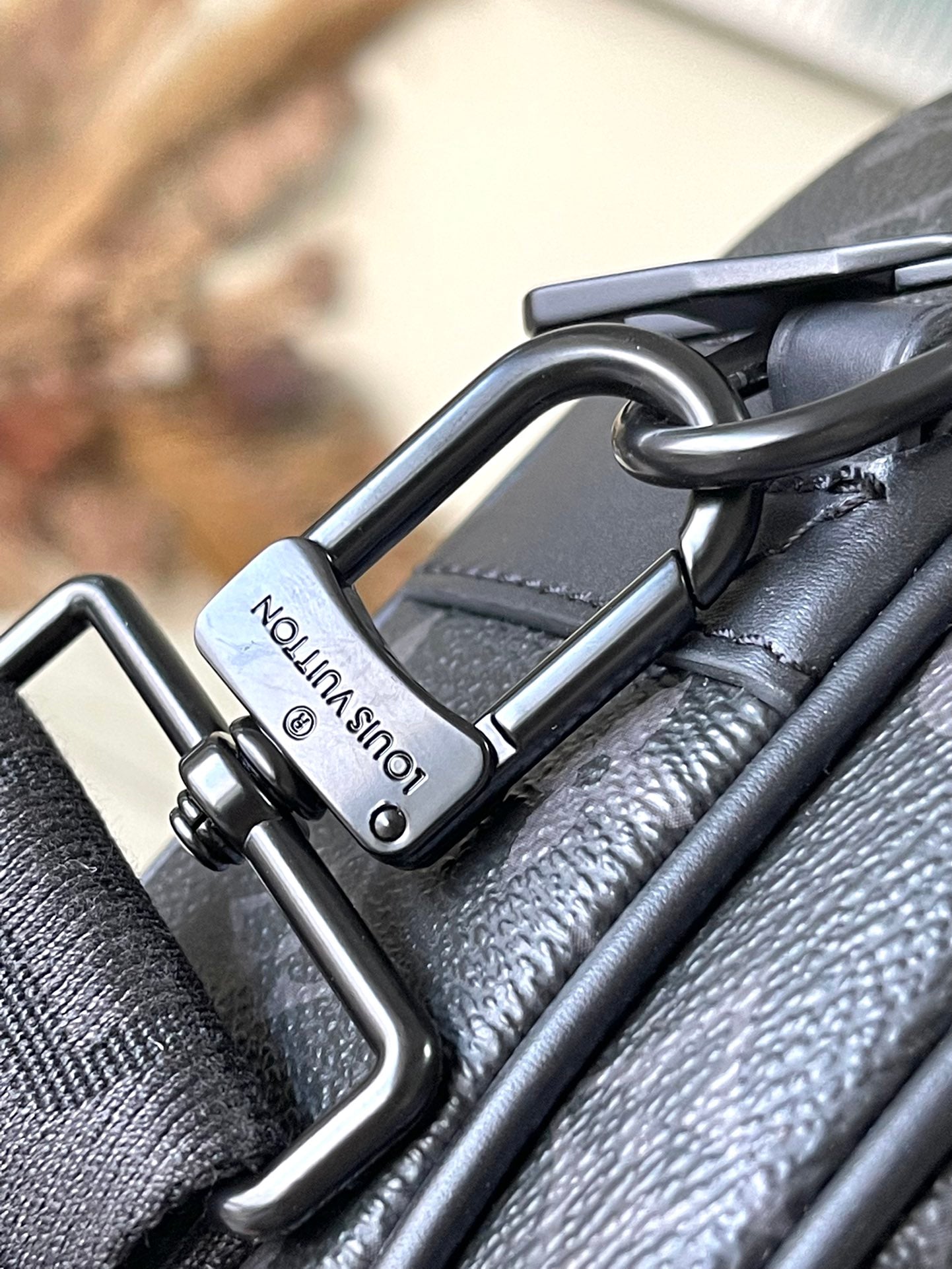 M45806 路L家-S Lock 相機包 黑色男款