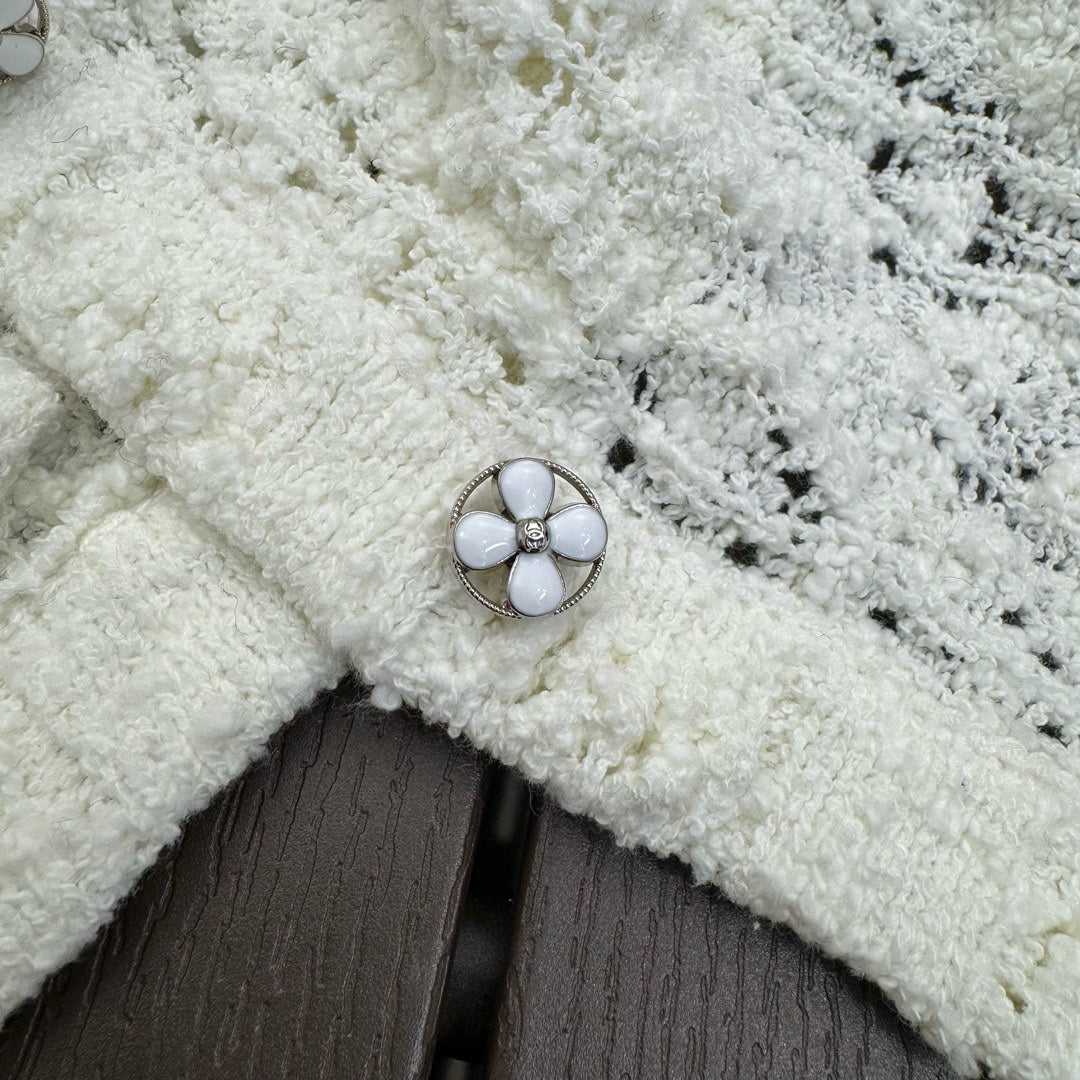 小香家-2403 新款鑽扣鏤空鉤花針織背心裙 白色