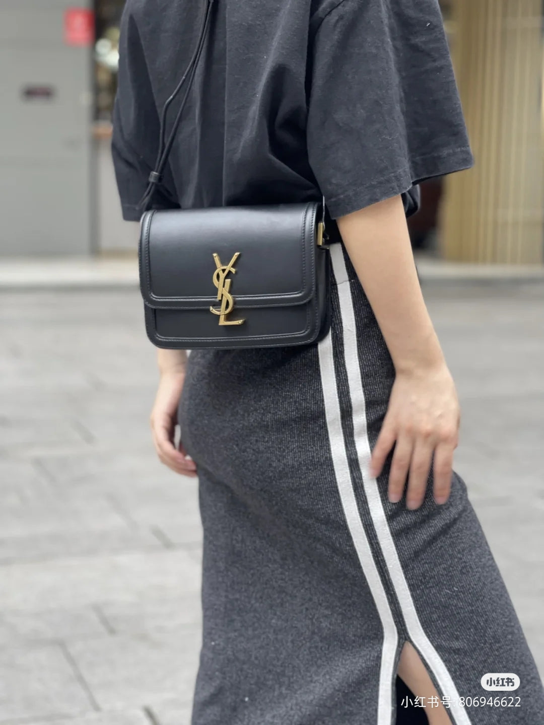 聖Y羅-BOX SAINT LAURENT 豆腐包 小號 黑色 上身圖