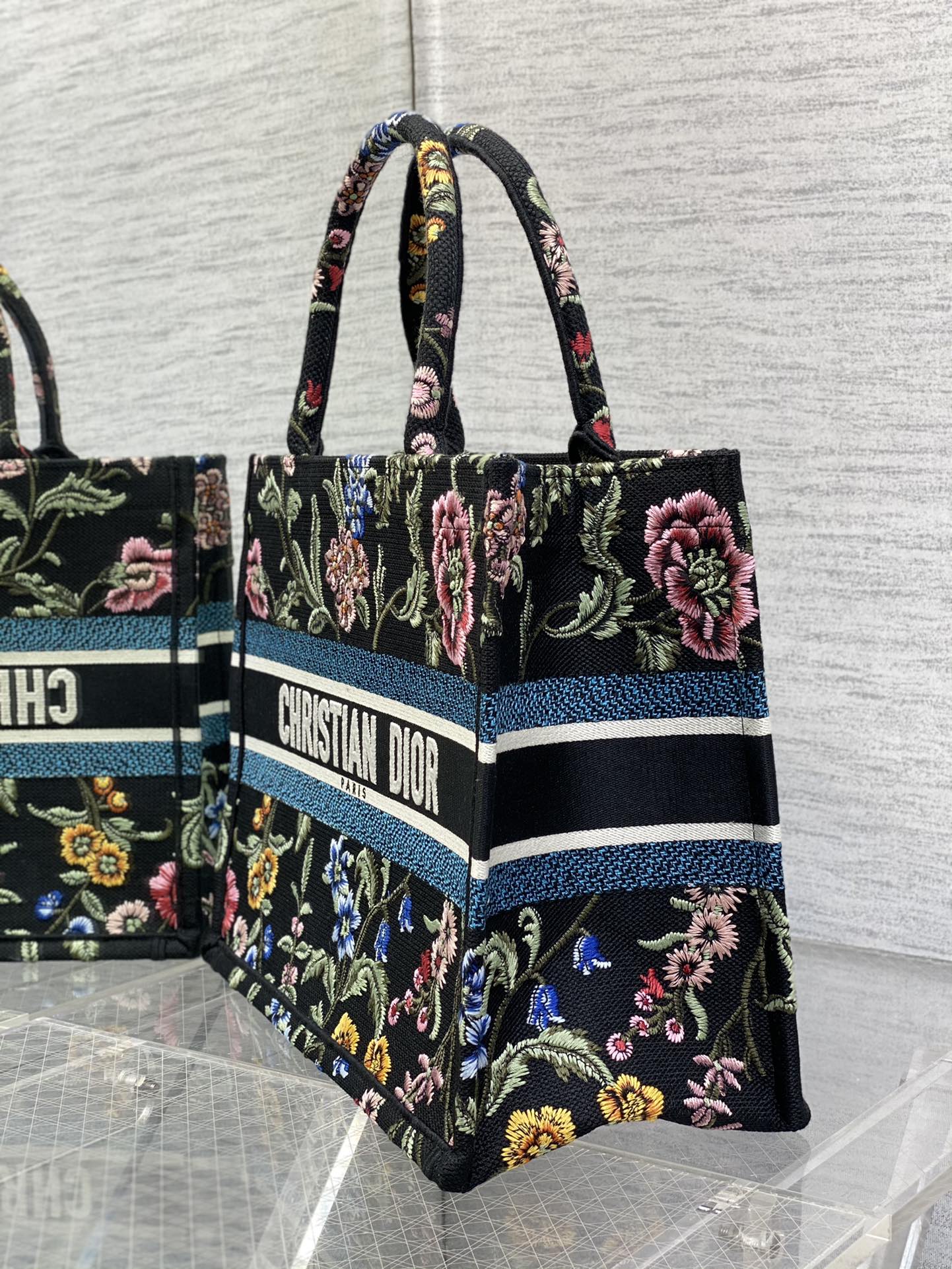 迪D家 Book Tote 刺繡字母黑色 中號36.5cm