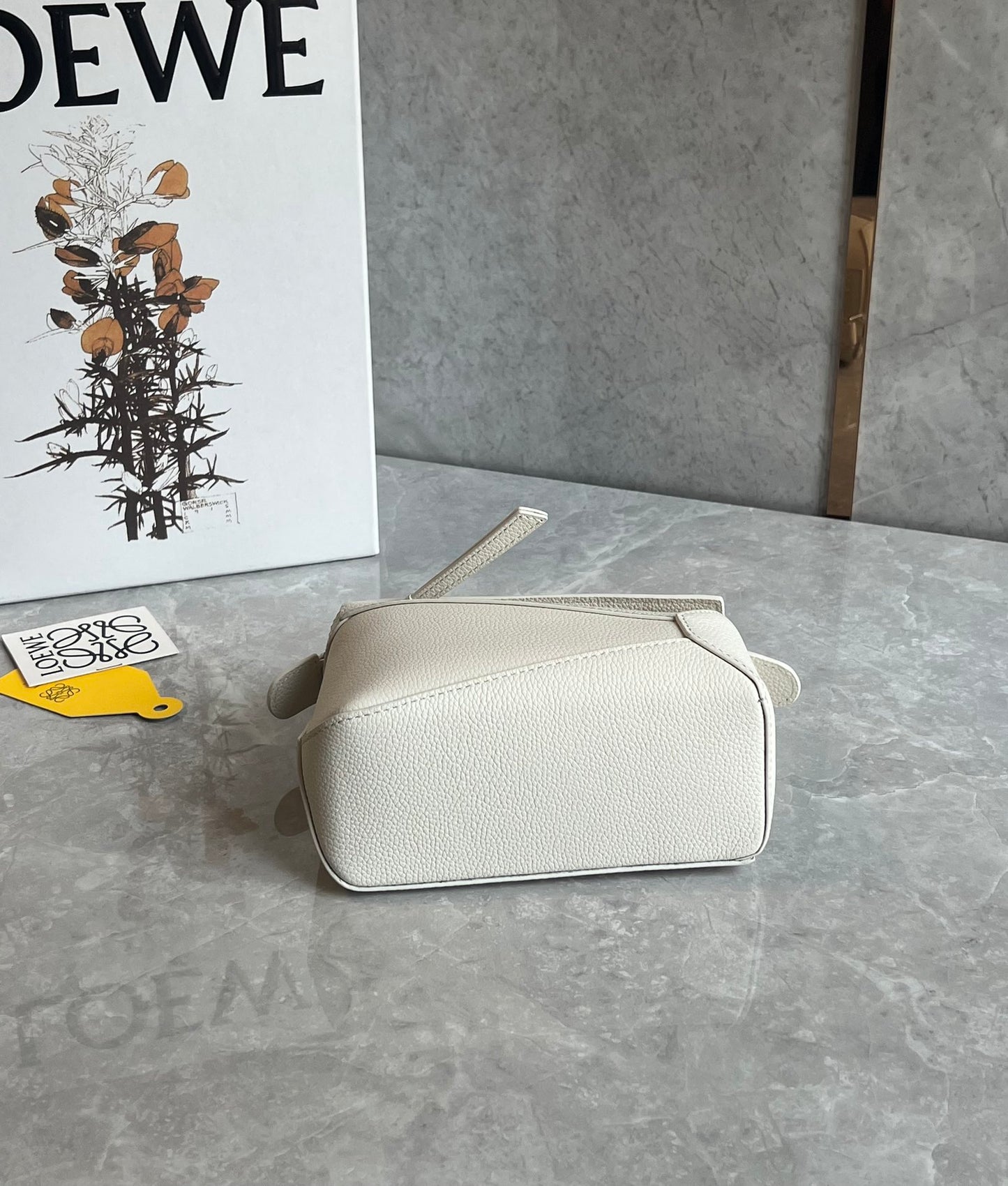 羅L威-puzzle 小牛皮 白色 Mini