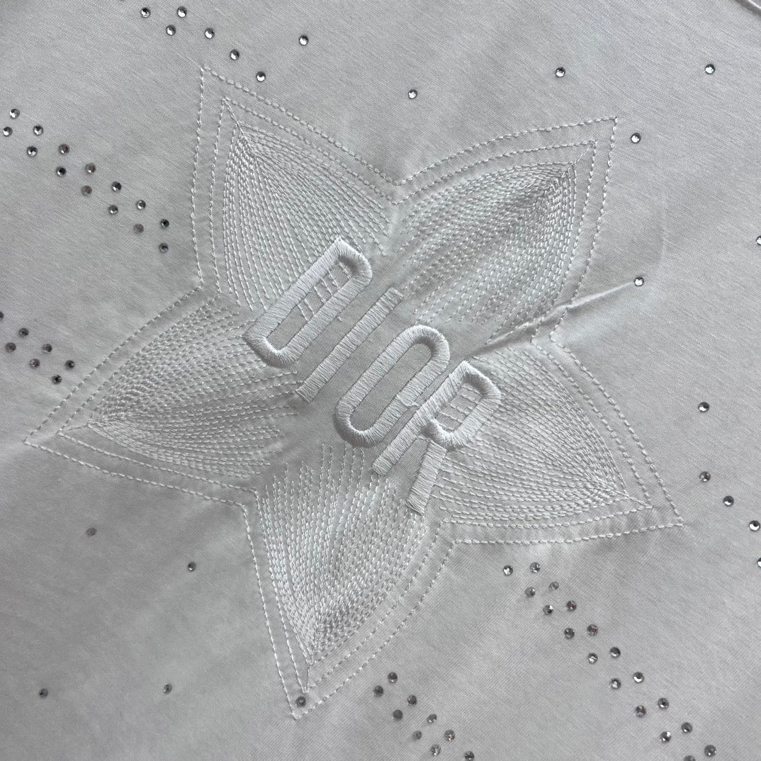 迪D家-2403 刺繡五角星裝飾燙滿鑽設計圓領短袖TEE