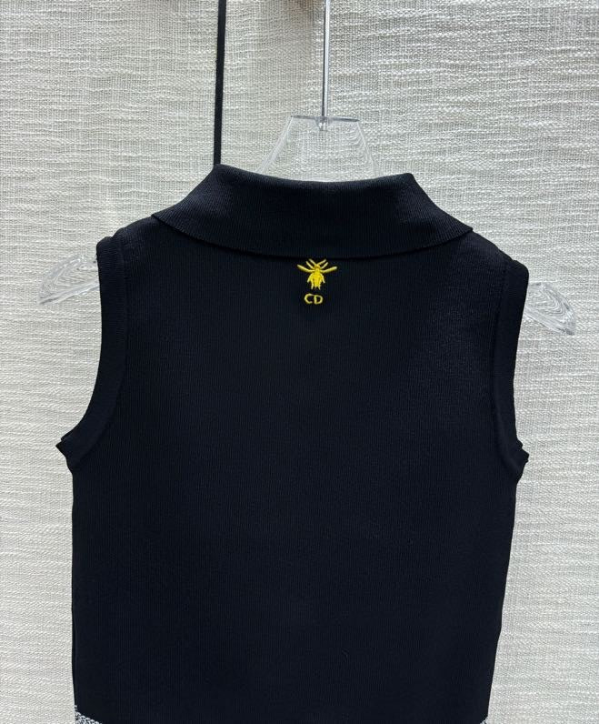 迪D家-2403 刺繡蝴蝶POLO領針織背心 黑色