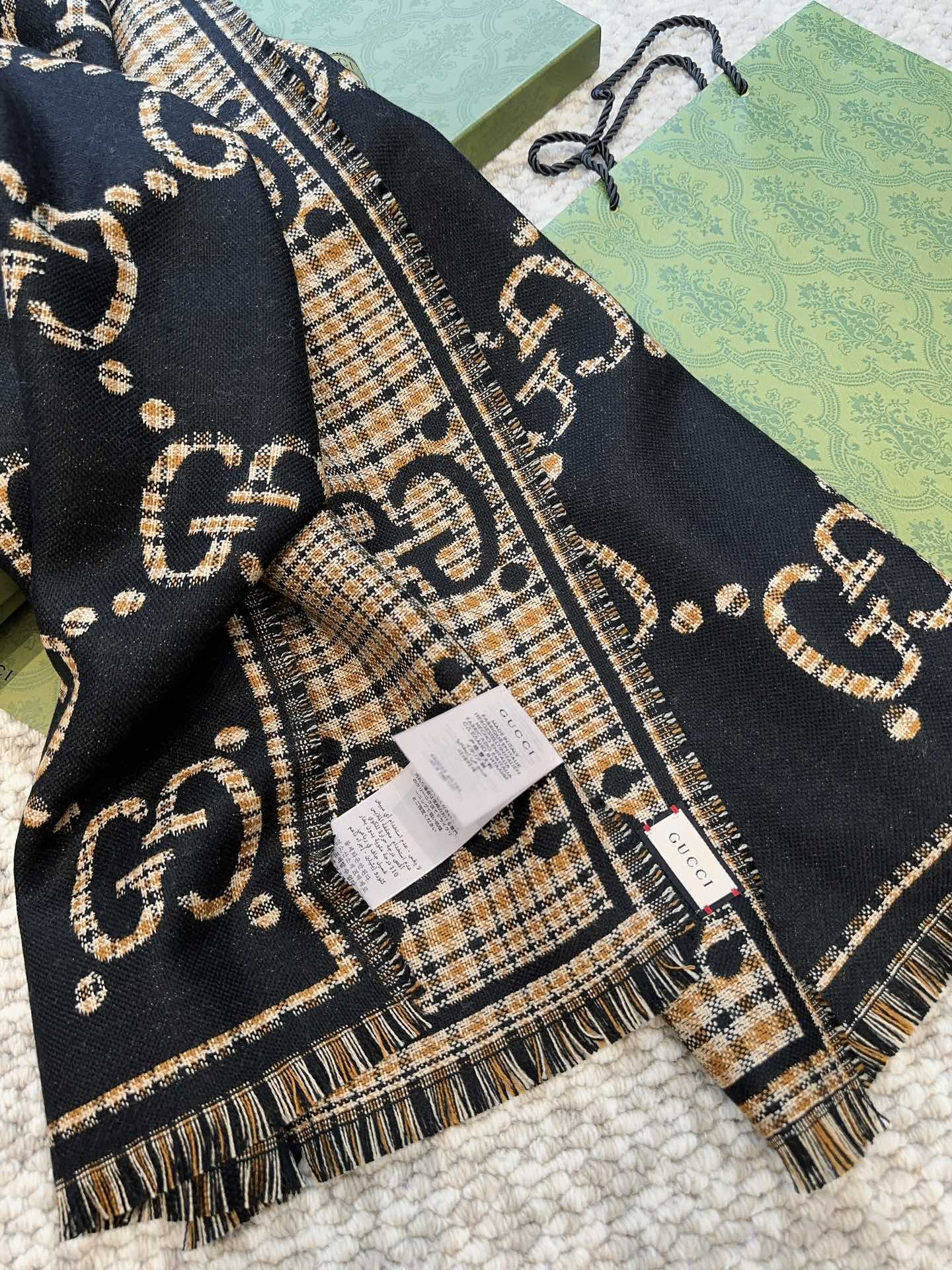 古G家-2024經典logo造型圍巾 黑色