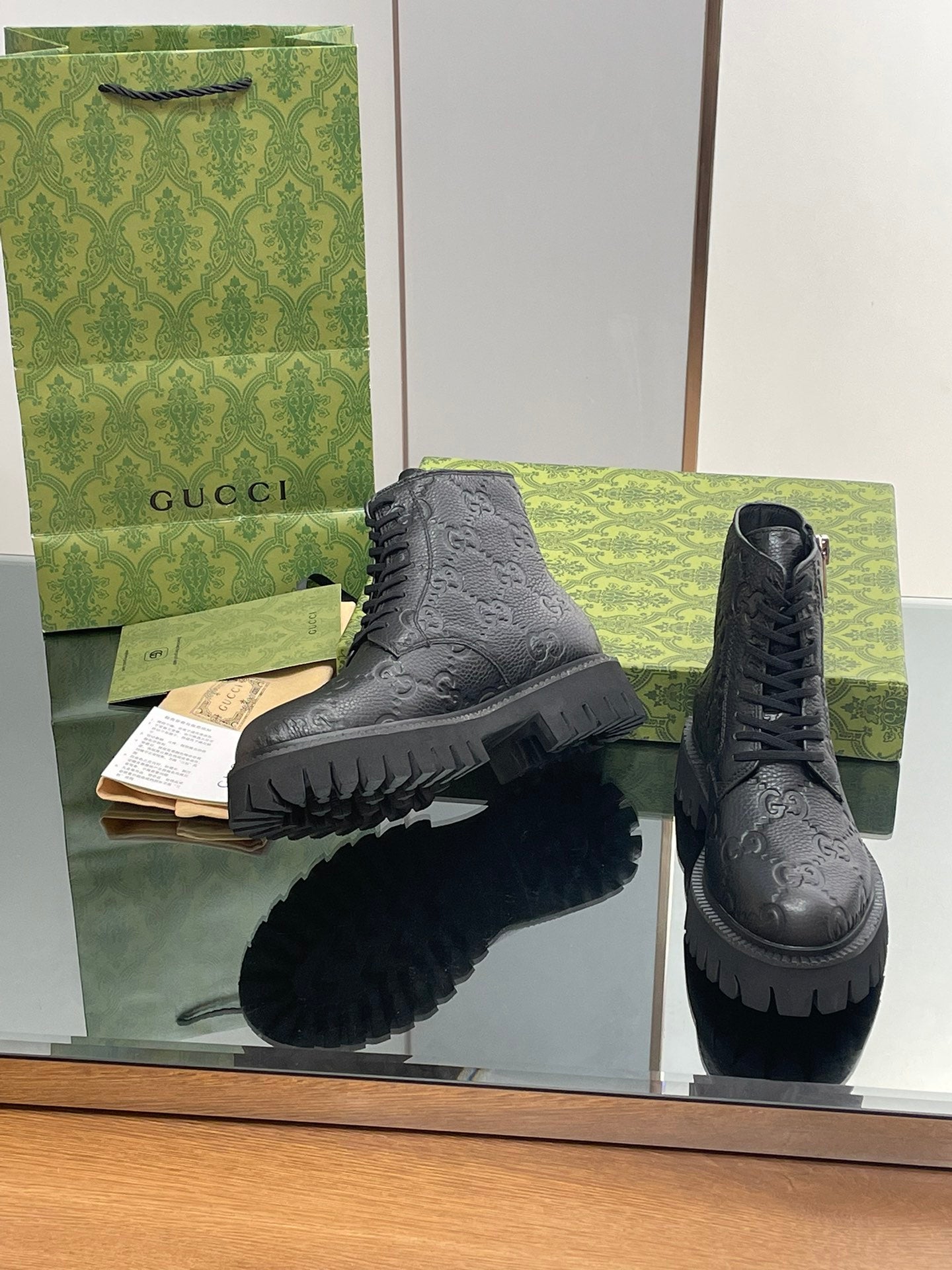 古G家-2023秋冬新款 雙G暗紋壓花短靴 黑色