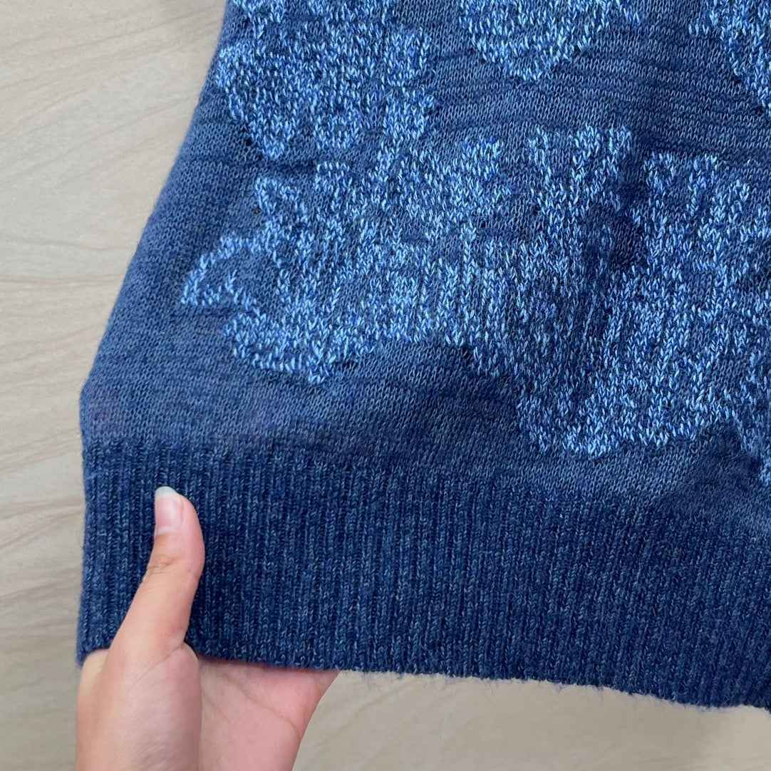 迪D家-2403 24早春新品重工蝴蝶花卉刺繡羊絨針織短袖上衣 藍色
