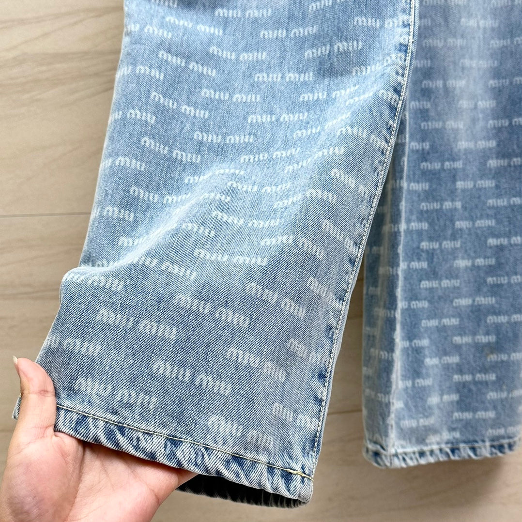 穆Ｍ家-2404 24早春新品印花logo字母牛仔長褲