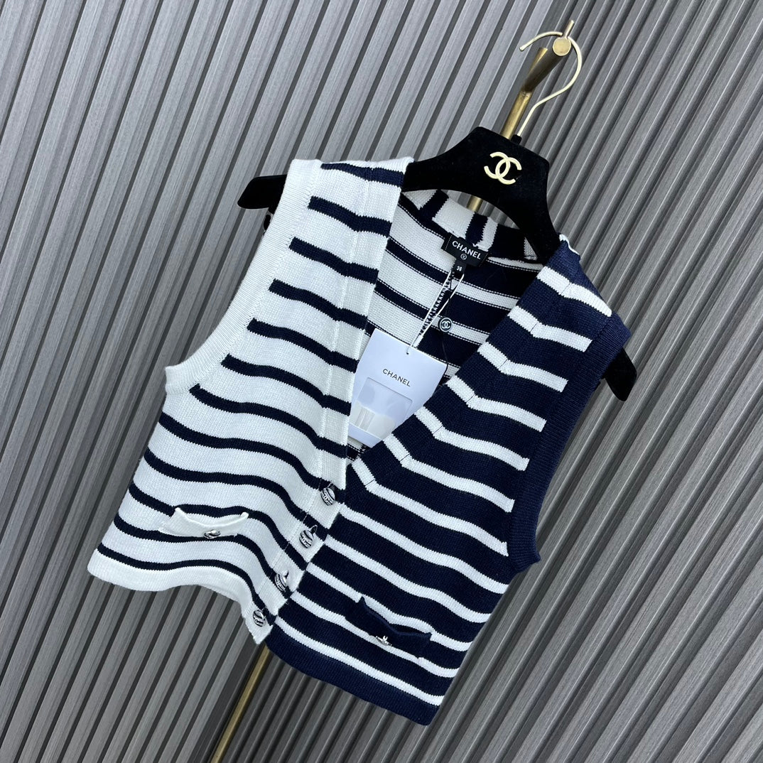 小香家-2403 24新品上架條紋錯色針織馬甲