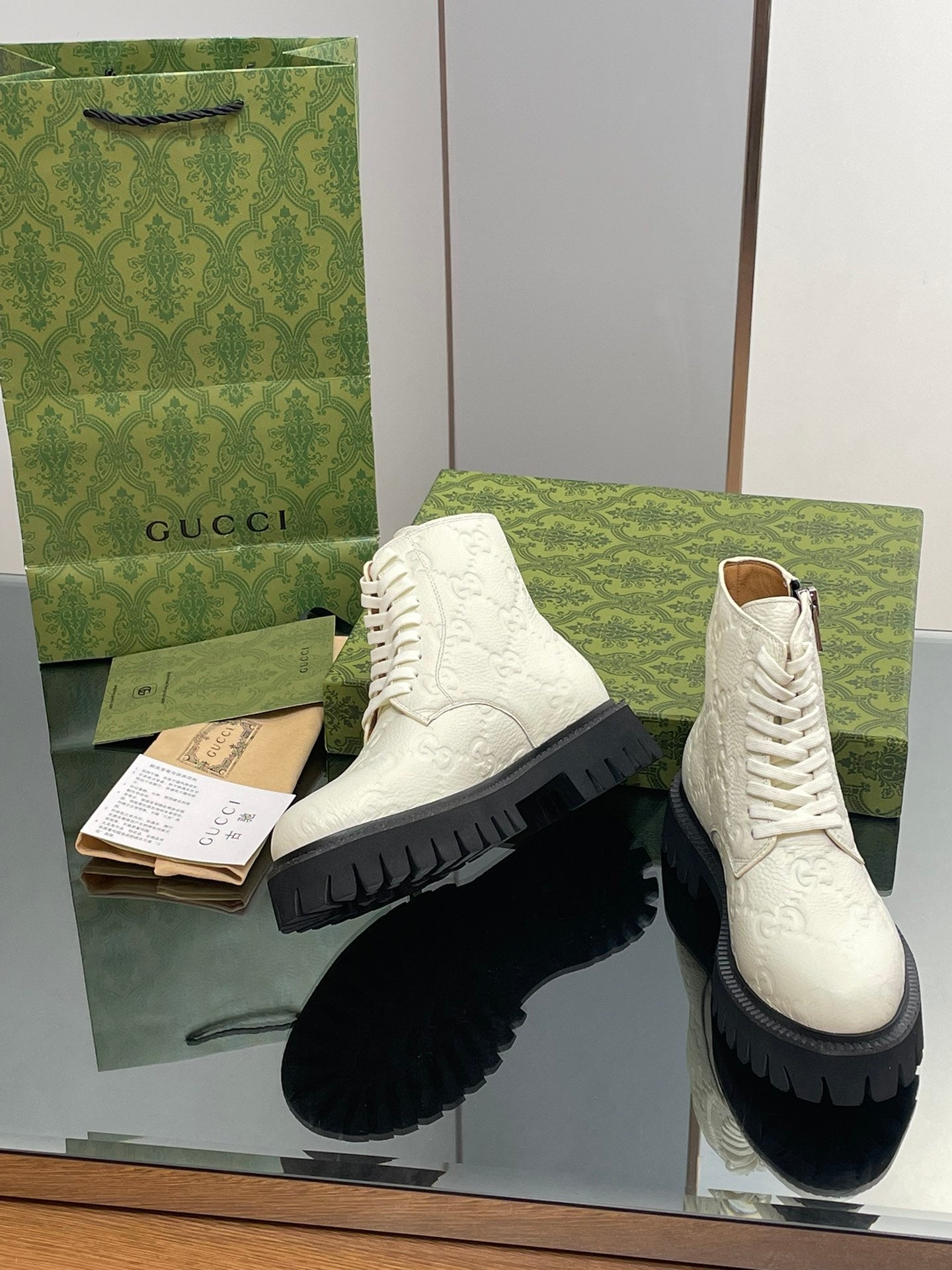 古G家-2023秋冬新款 雙G暗紋壓花短靴 白色