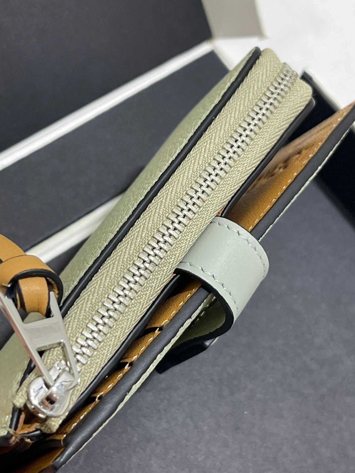 羅L威-compact zip wallet系列短夾 綠色