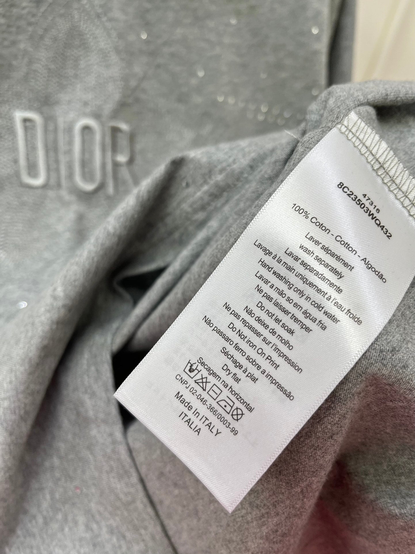 迪D家-2403 重工刺繡燙鑽TEE 灰色
