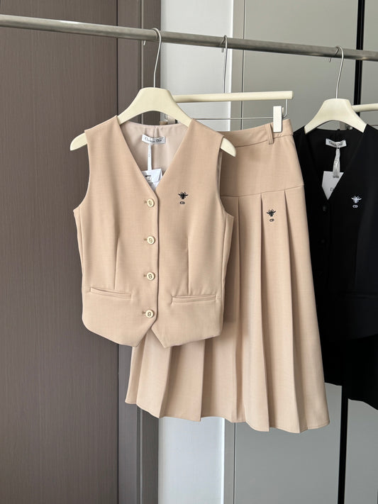 迪D家-2403 新品西裝馬甲百褶半裙套裝