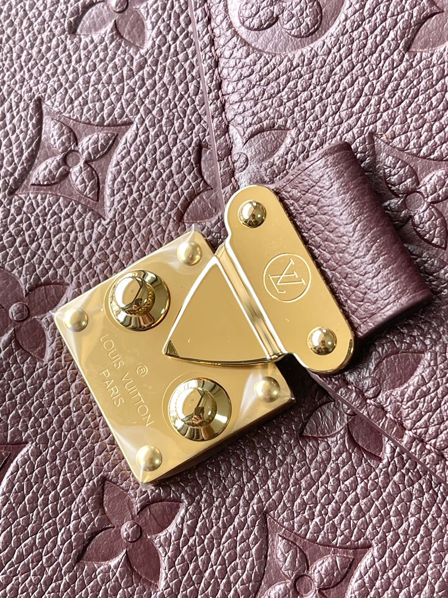 M46613 路L家-Pochette Metis 經典花紋牛皮 酒紅色