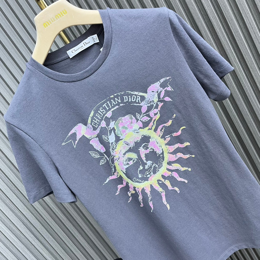 迪D家-2403 24新品上架圓領太陽印花TEE 藍色