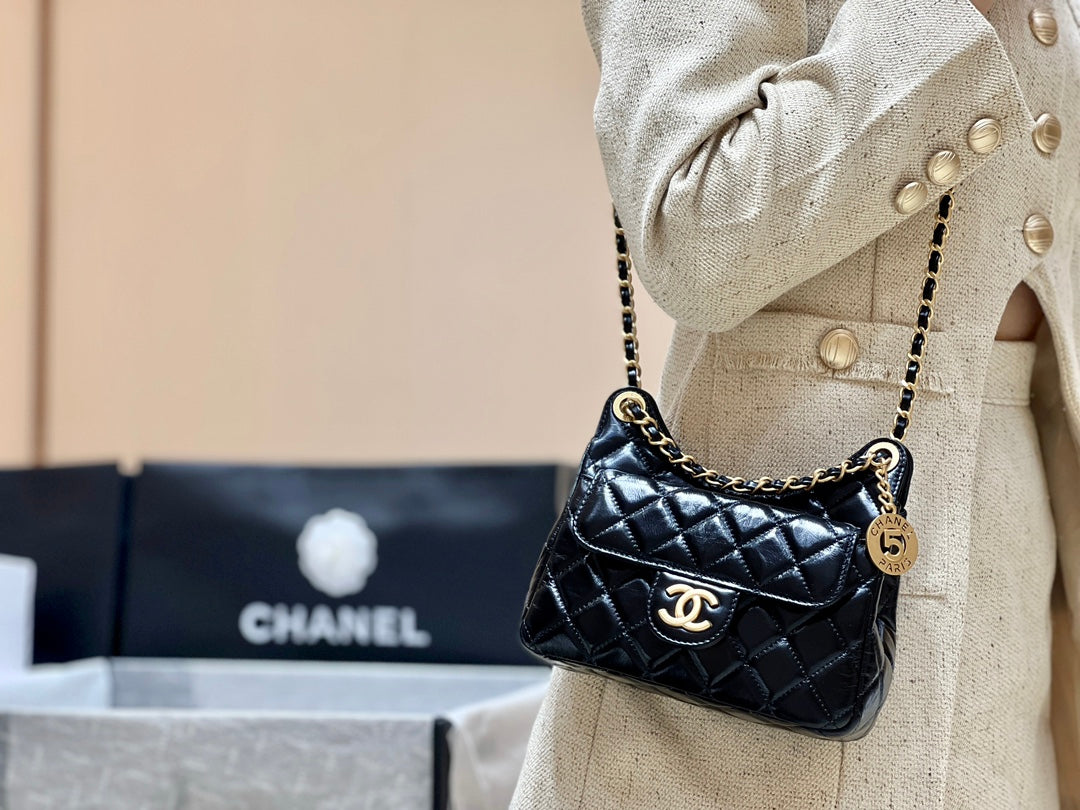 小香家-Chanel Hobo 23c早春款 油蠟皮黑色 小號