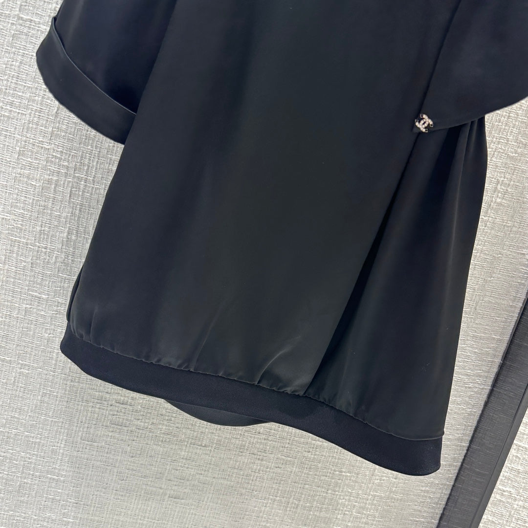小香家-2404 24s春夏新品蝴蝶結繫帶圓領單袖小上衣 黑色