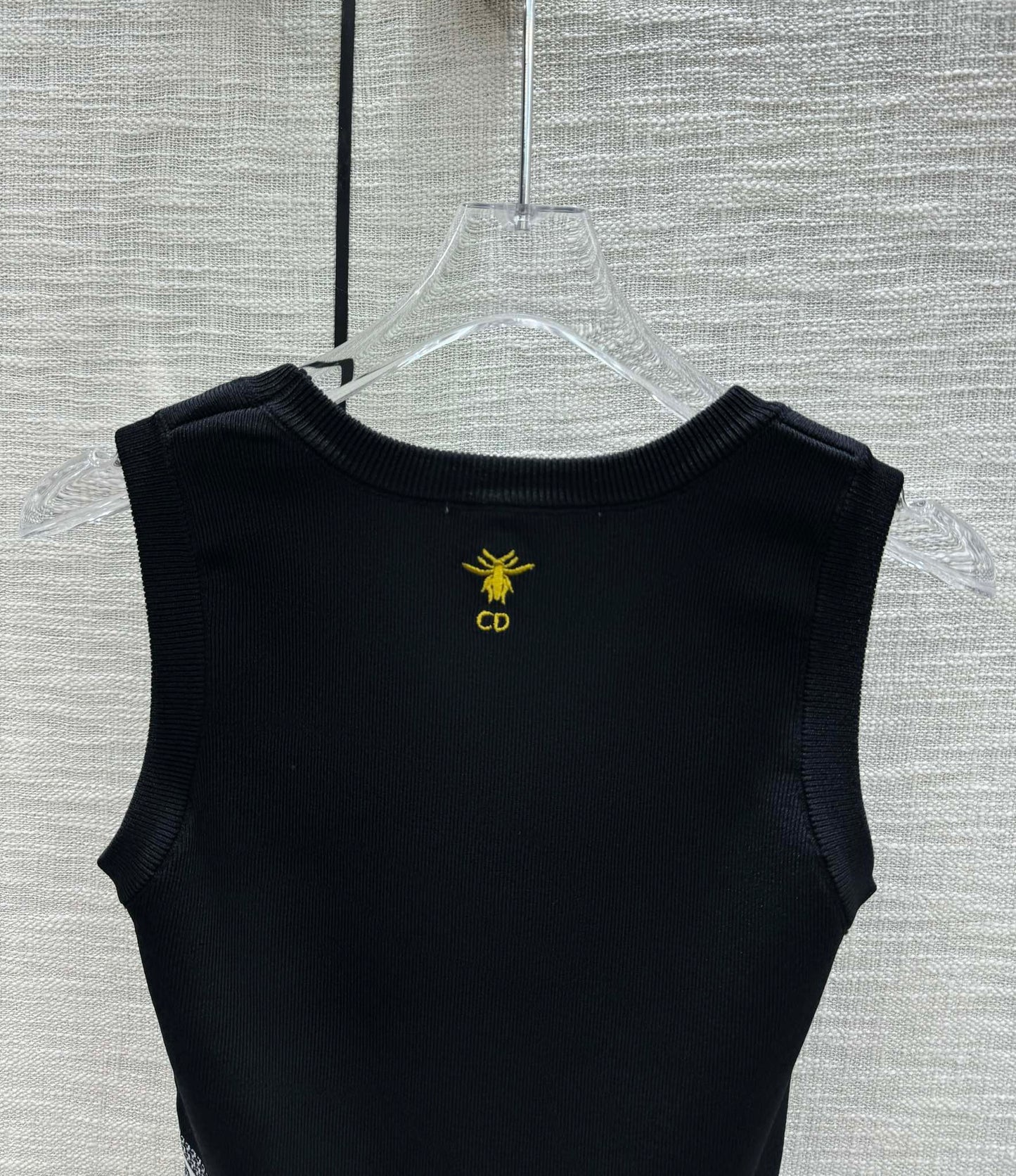 迪D家-2403 刺繡蝴蝶圓領針織背心 黑色