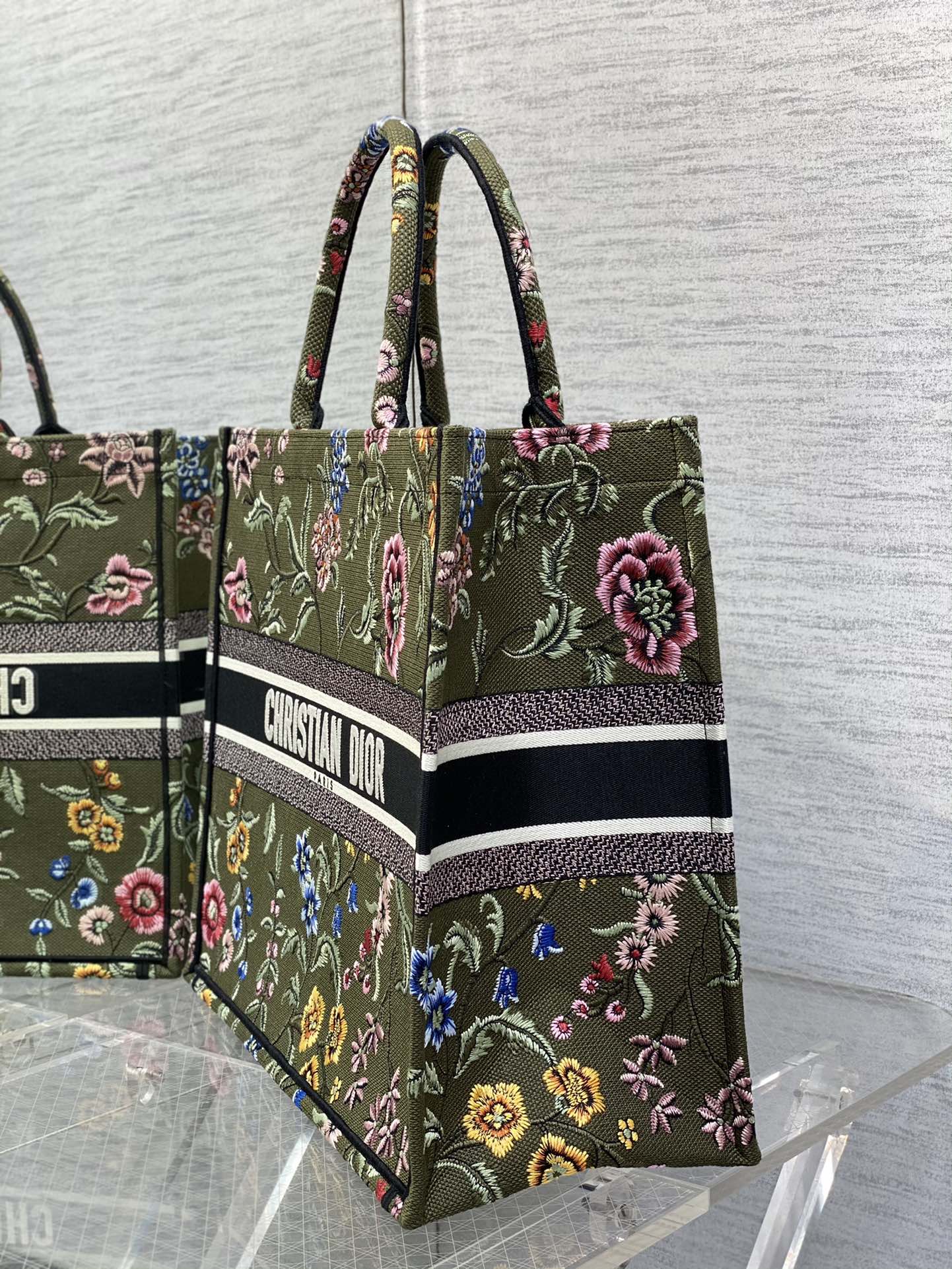 迪D家 Book Tote 刺繡字母軍綠花 大號41.5cm