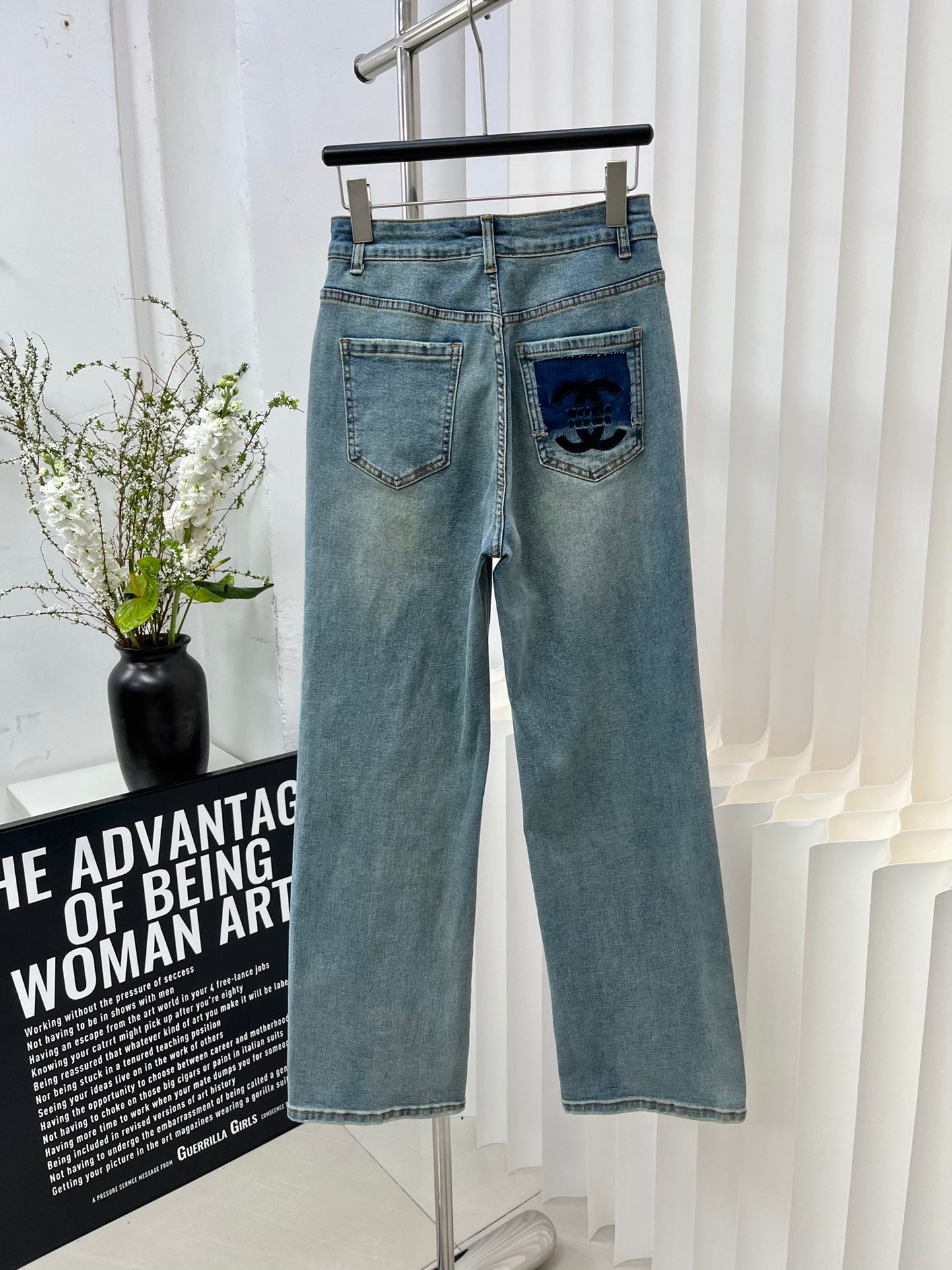 小香家-2403 經典字母刺繡牛仔褲