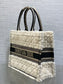 迪D家-Book tote 毛絨白黑色 中號